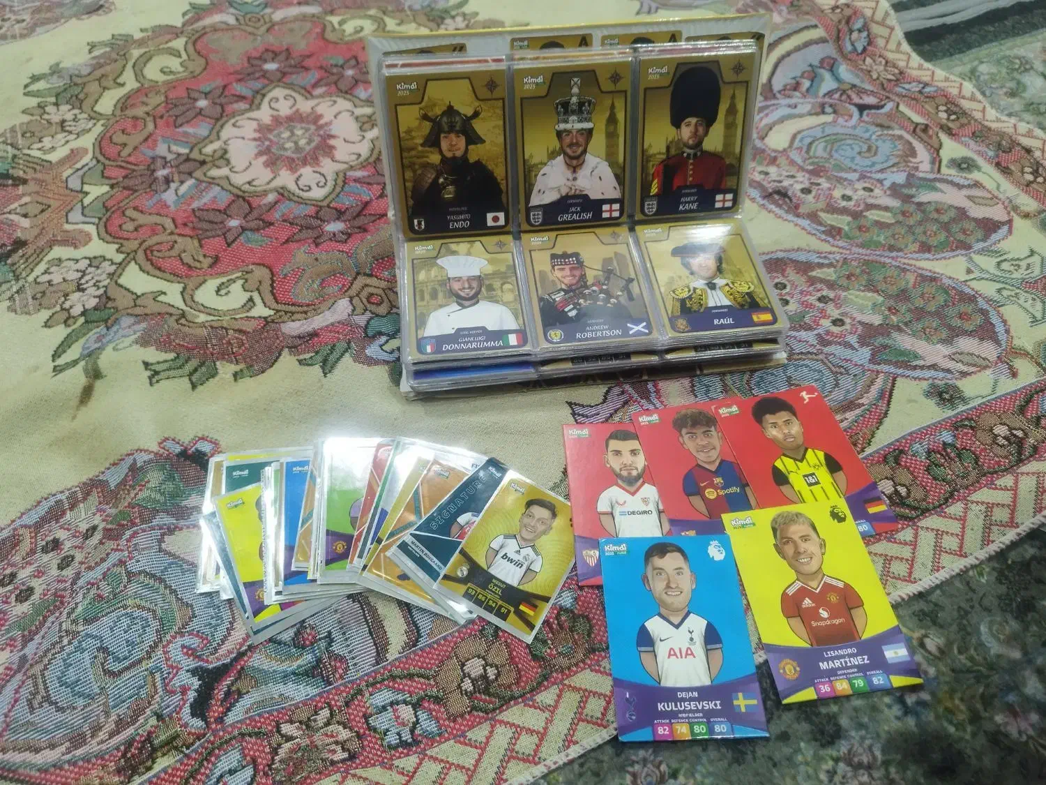 آلبوم کیمدی کامل پرشده از کارت های کیمدی|کلکسیون و سرگرمی|مینودشت, |دیوار