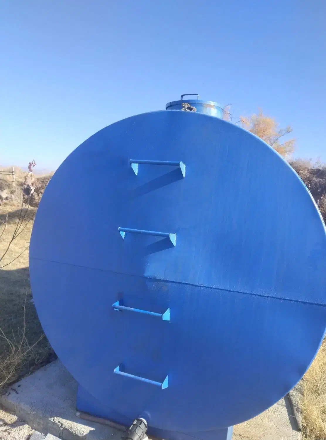 یک تانکر آب 16000 لیتری درحدنوع|ماشین‌آلات صنعتی|اهر, |دیوار