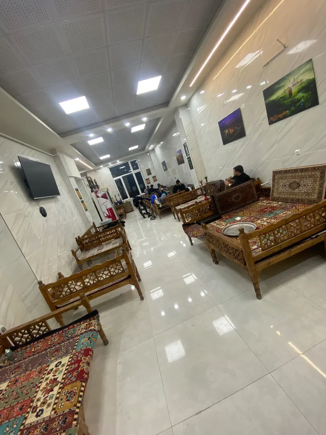 واگذاری قهوه خانه در پایین کوه|اجارهٔ مغازه و غرفه|زنجان, |دیوار