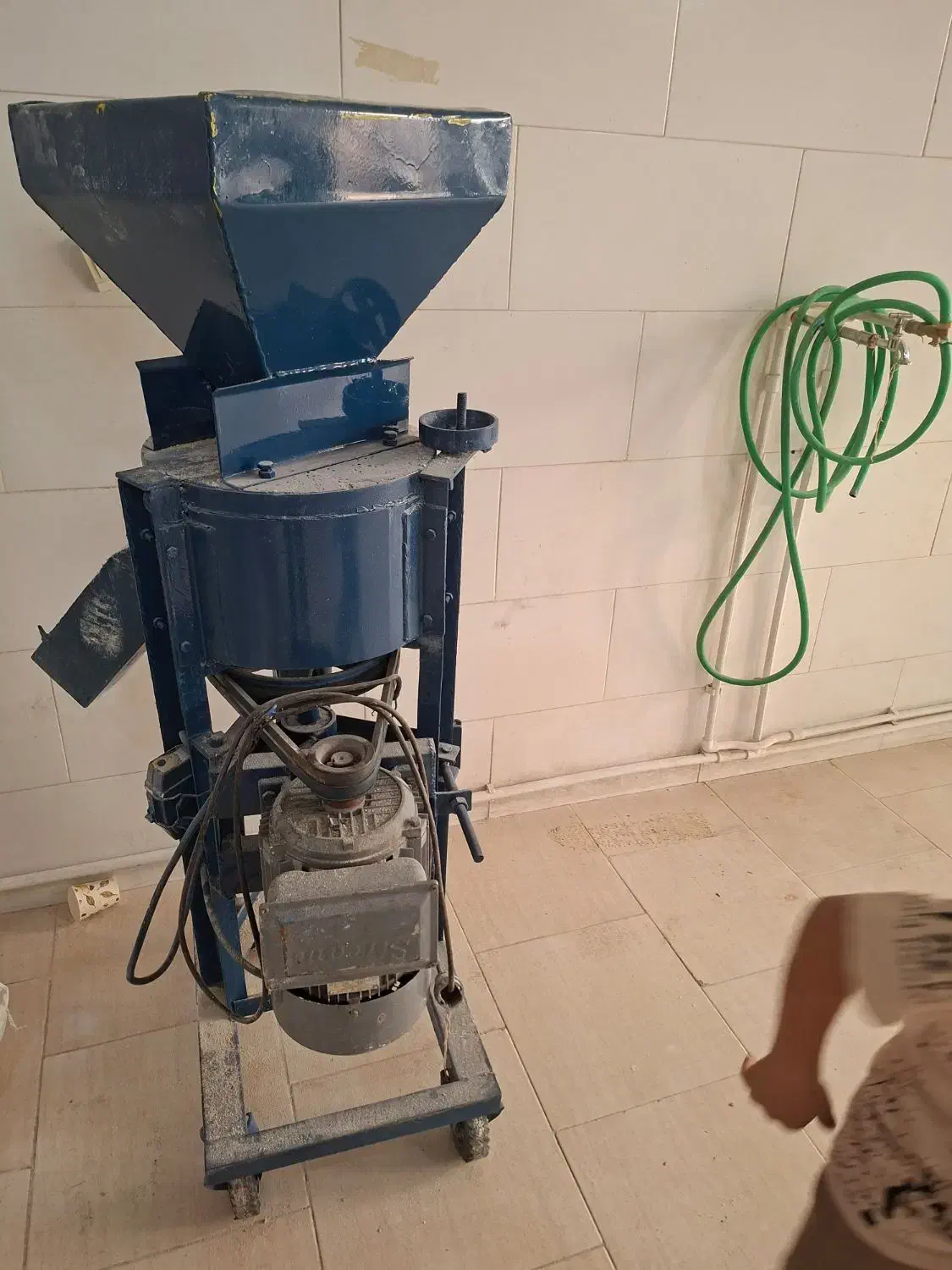 آسیاب سنگی مخصوص بلغور|ماشین‌آلات صنعتی|حمیدیا, |دیوار