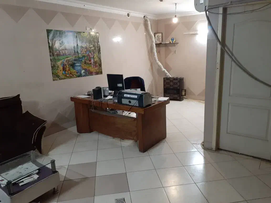 آپارتمان و مغازه اداری تجاری ( نزدیک میدان سعیدی )|فروش دفتر کار، اتاق اداری، مطب|قم, باغ شازده|دیوار