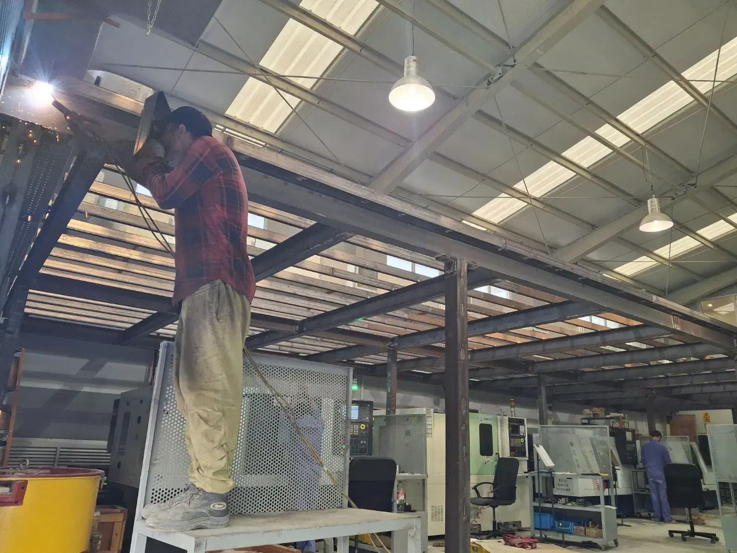 جوشکاری برش کاری آهن کشی آلاچیق پله و خورده کاری|خدمات پیشه و مهارت|کیش, |دیوار