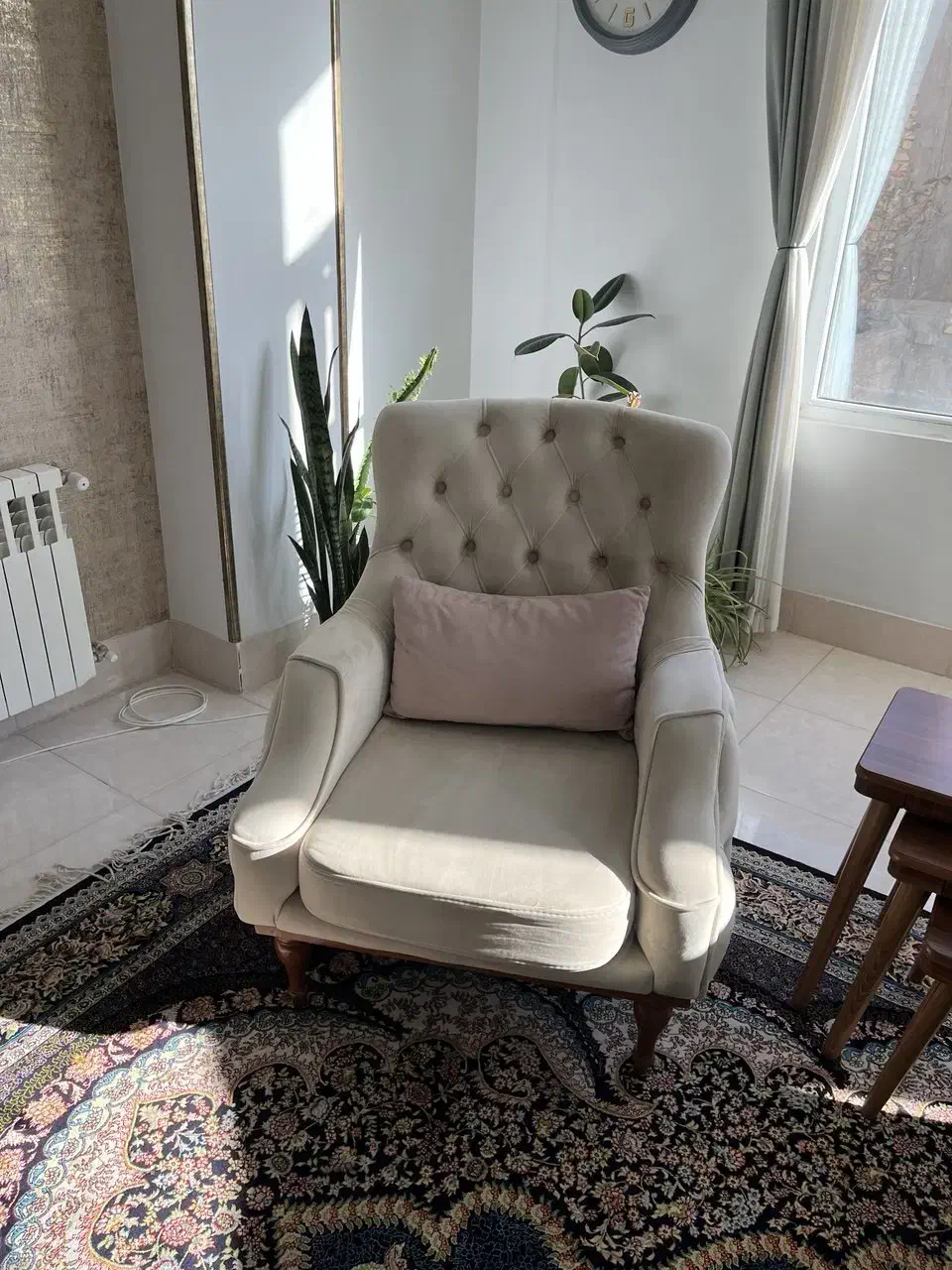 مبل ۸ نفره با میز وسط و گل میز|مبلمان خانگی و میز عسلی|صدرا-فارس, فاز ۲|دیوار