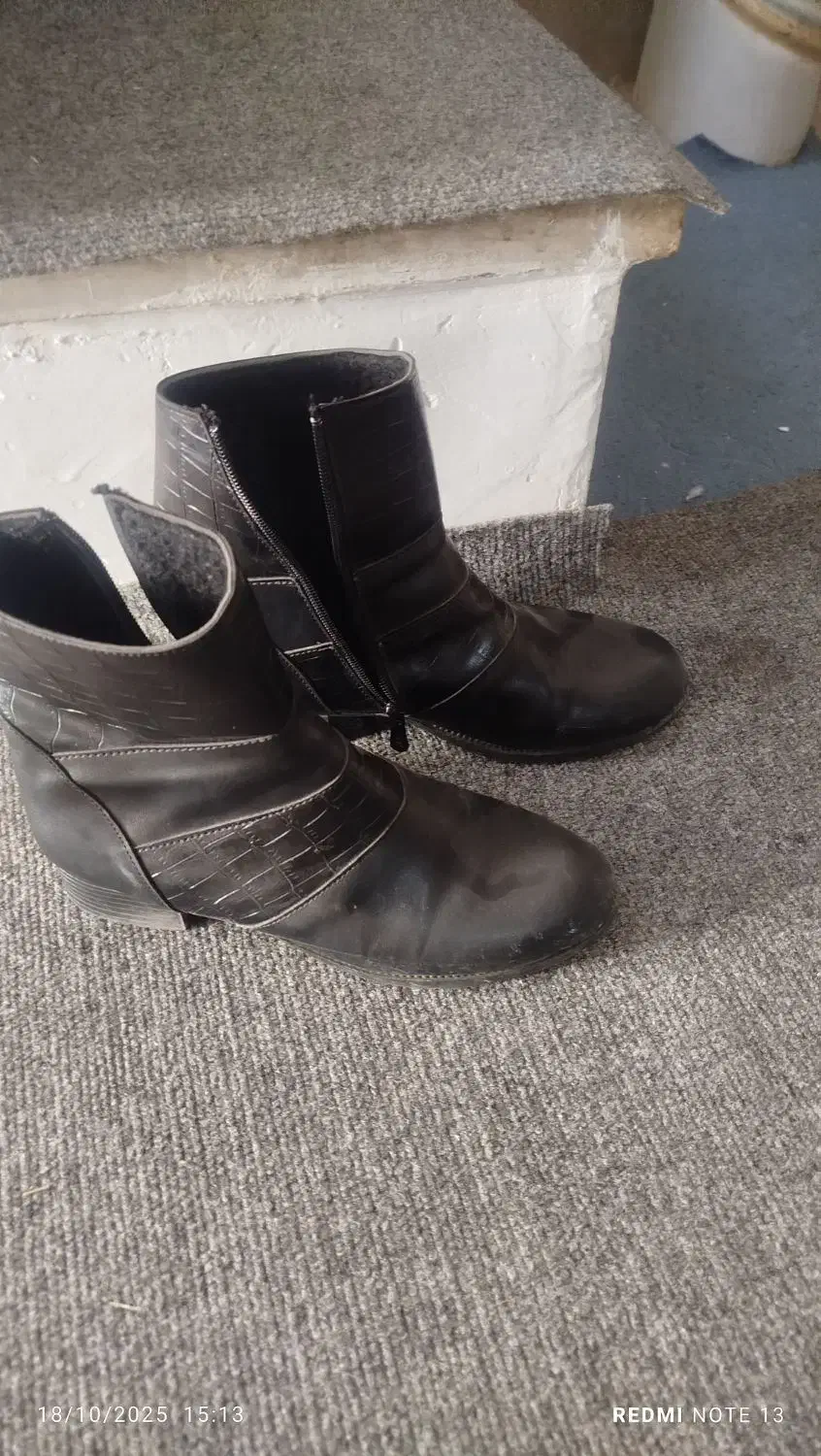 چکمه سایز ۳۹ ی جفت کفش دخترانه سایز ۳۵|کیف، کفش، کمربند|قدس, شهرقدس|دیوار