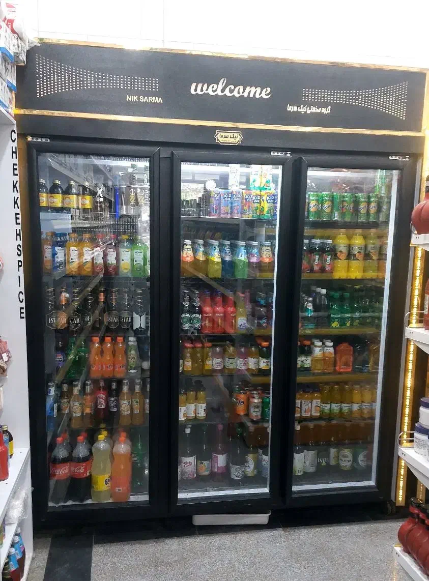 یخچال سه درب در حد نو موتور ایتالیا و میزفروشگاهی|فروشگاه و مغازه|قائن, |دیوار