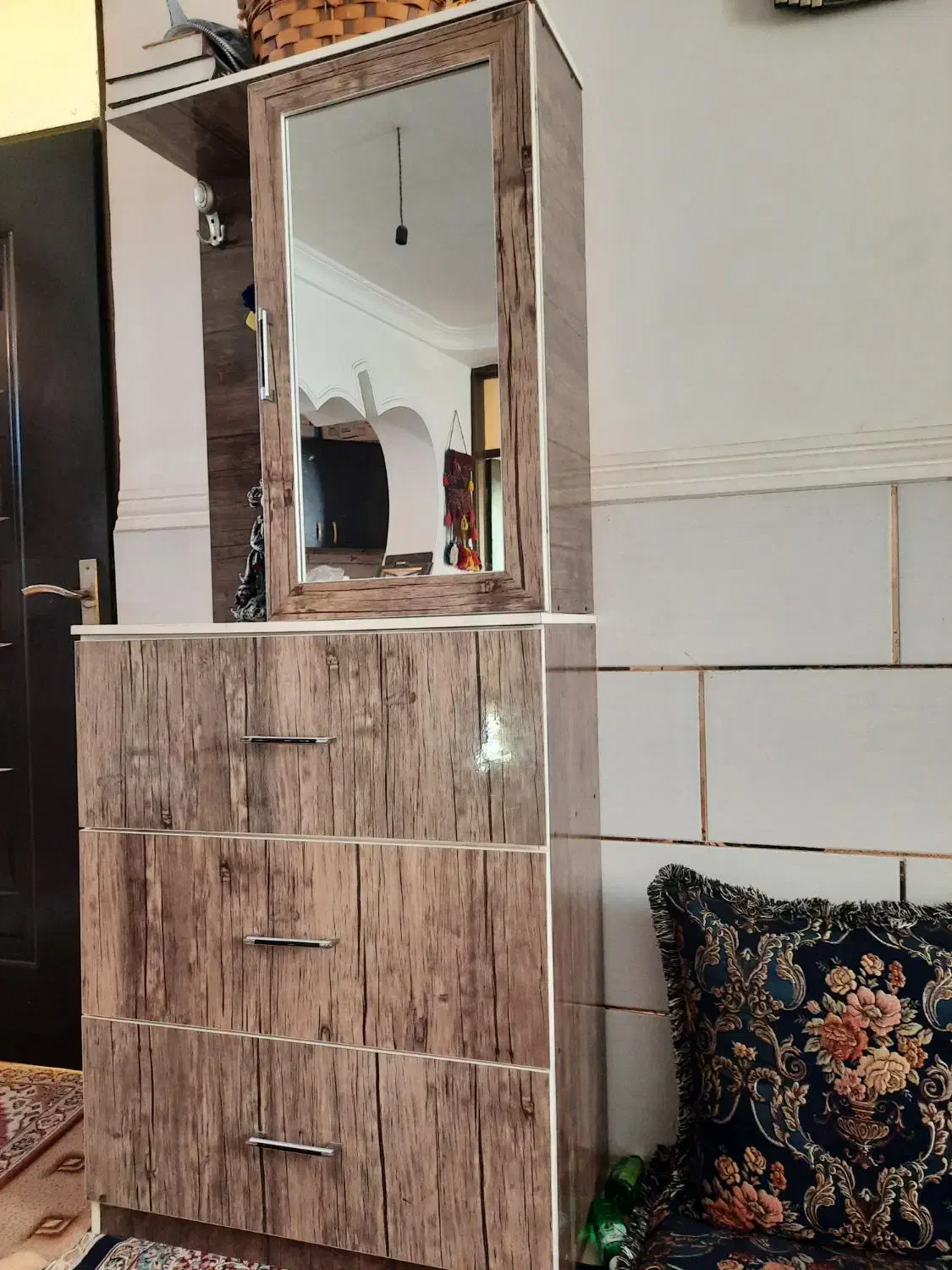 جاکفشی|جاکفشی، کمد، دراور|کهنوج, |دیوار