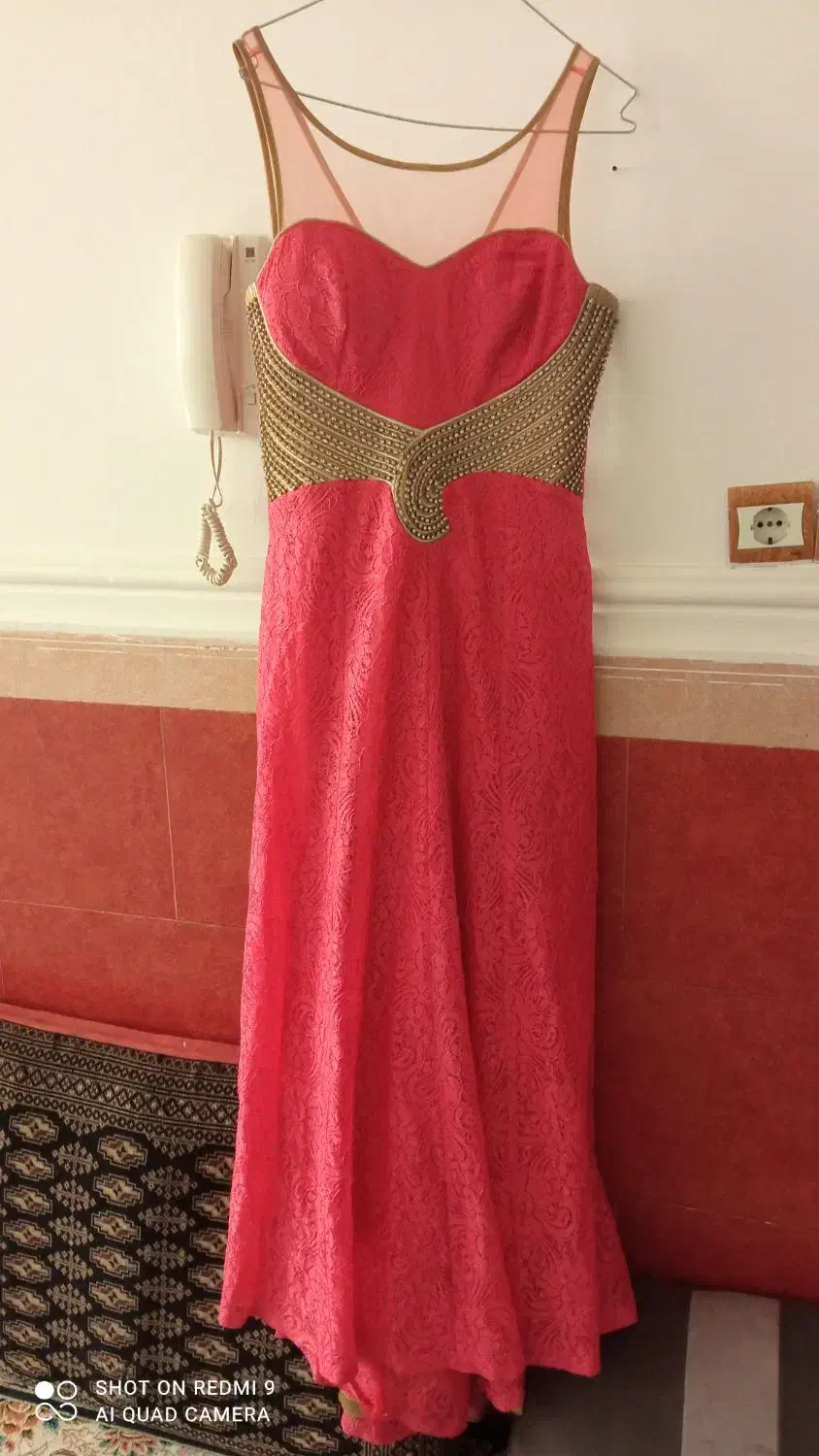 لباس مجلسی|لباس|مشهد, سجادیه|دیوار