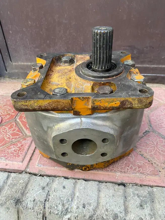 پمپ هیدرولیک بلدوزر کوماتسو ۸۵|ماشینآلات صنعتی|کرمانشاه, |دیوار