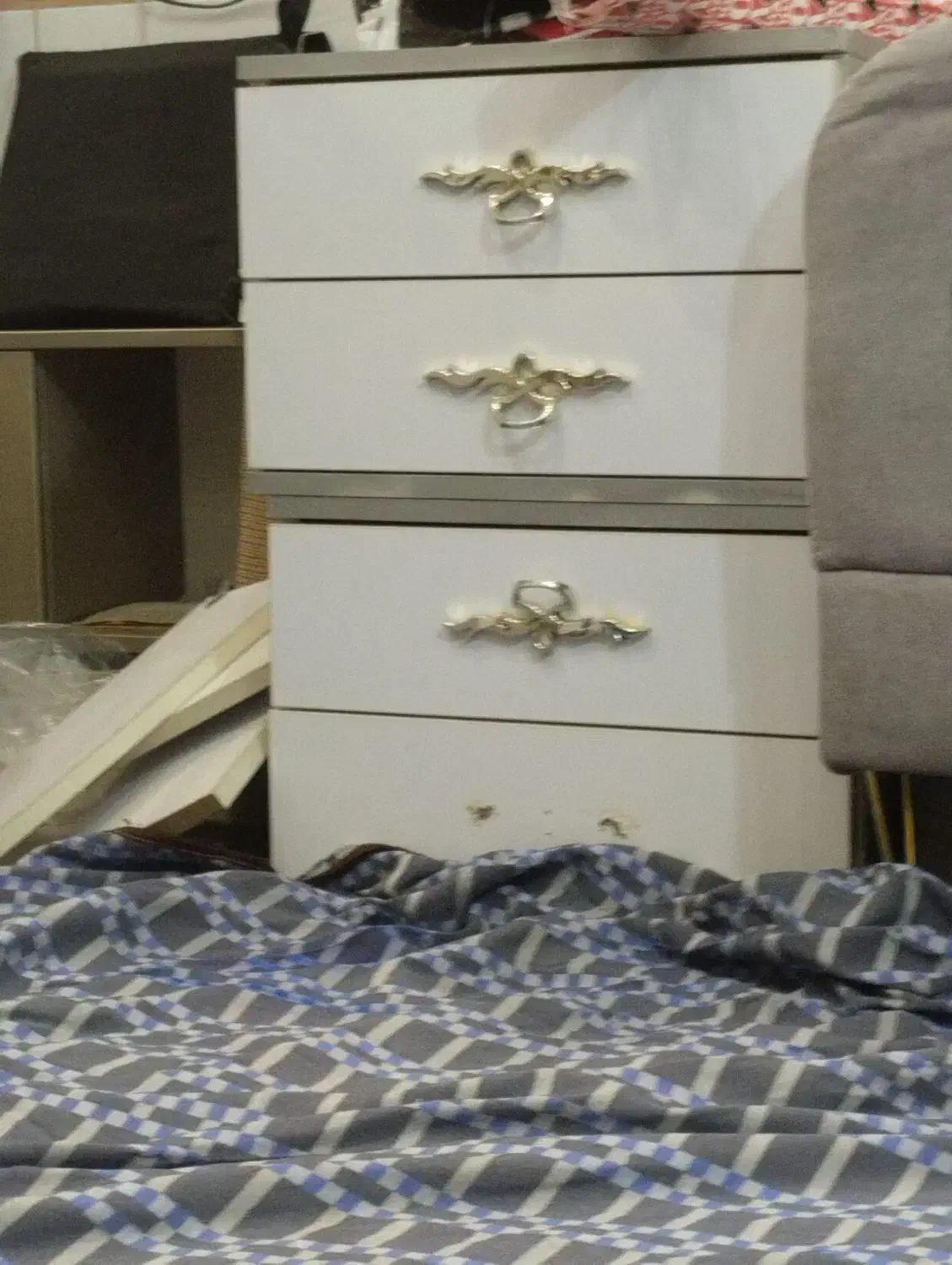 تخت دونفره سالم بامیز اینه و8تاکشو|تخت و سرویس خواب|ورامین, ورامین|دیوار