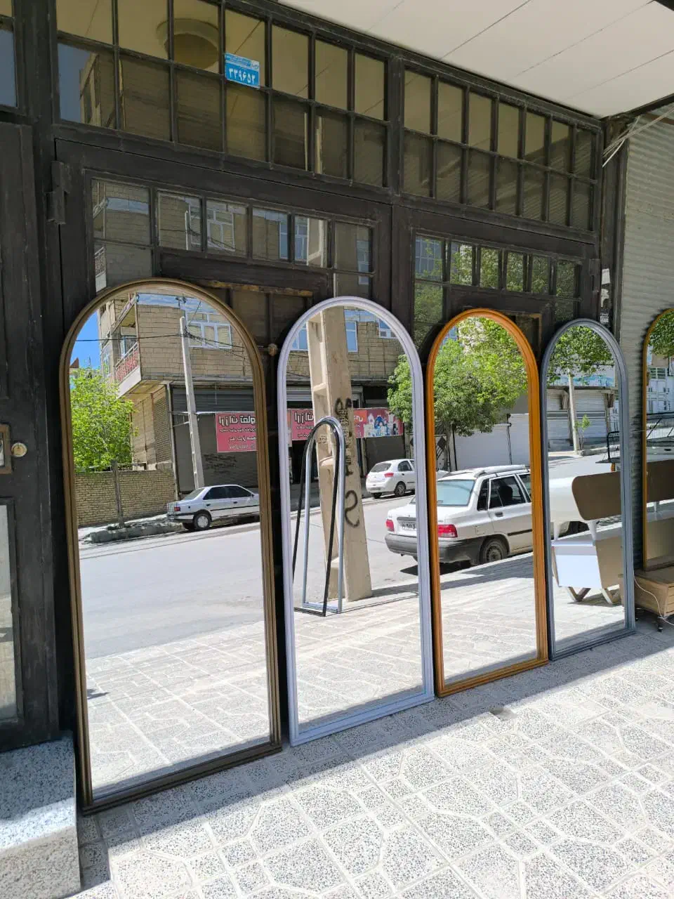 آینه لاوین|آینه|ایلام, |دیوار