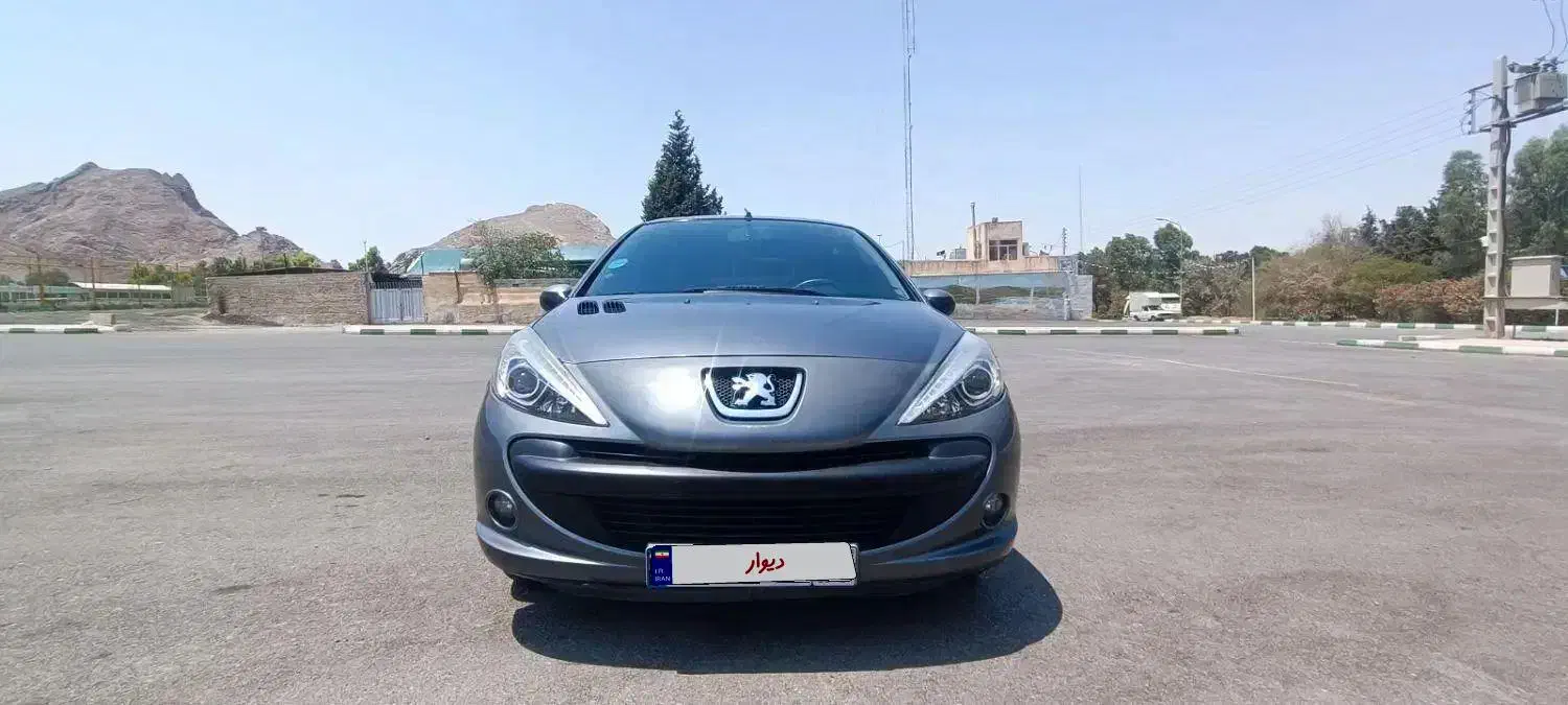 پژو ۲۰۷ اتوماتیک مدل ۱۳۹۰|خودرو سواری و وانت|اصفهان, بهارستان|دیوار