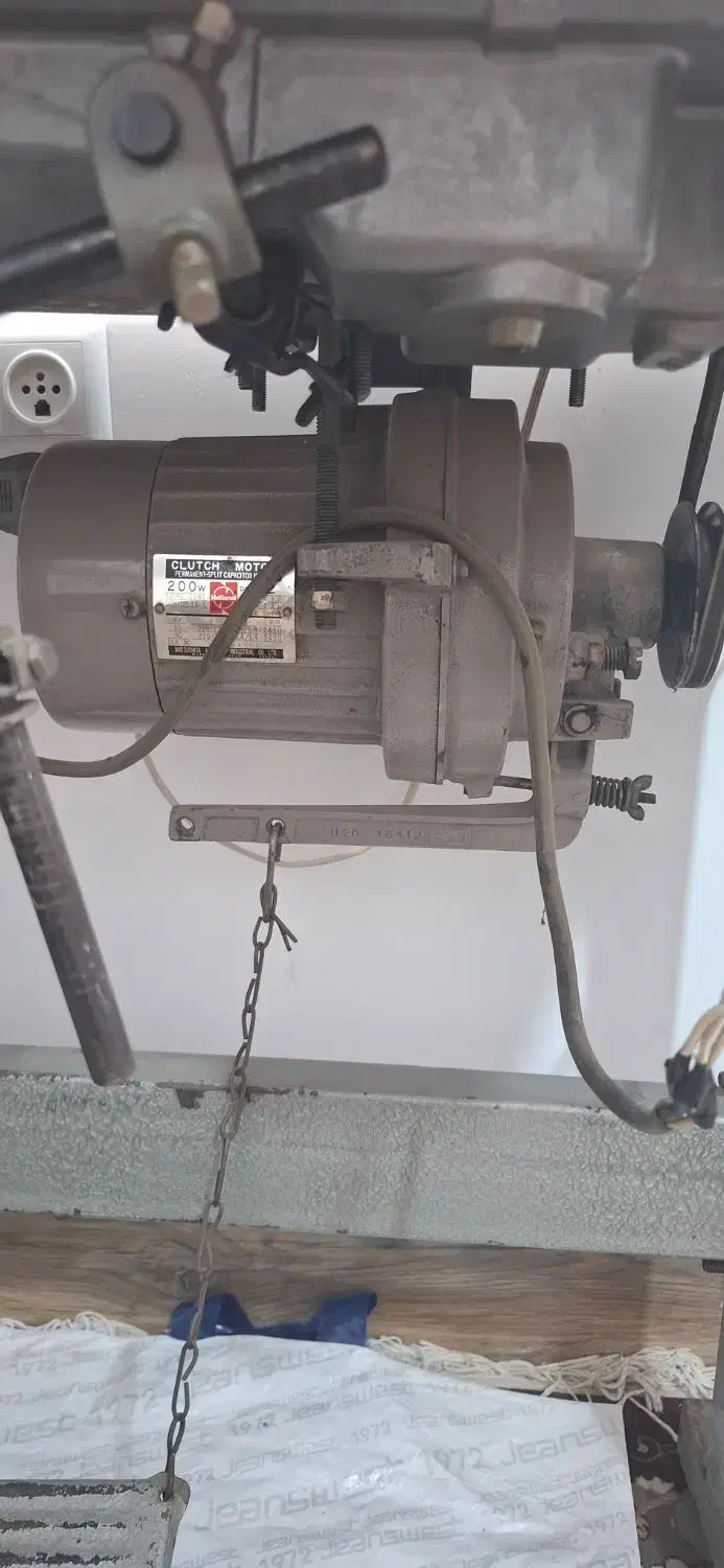 چرخ خیاطی|چرخ خیاطی و ریسندگی|یزد, |دیوار