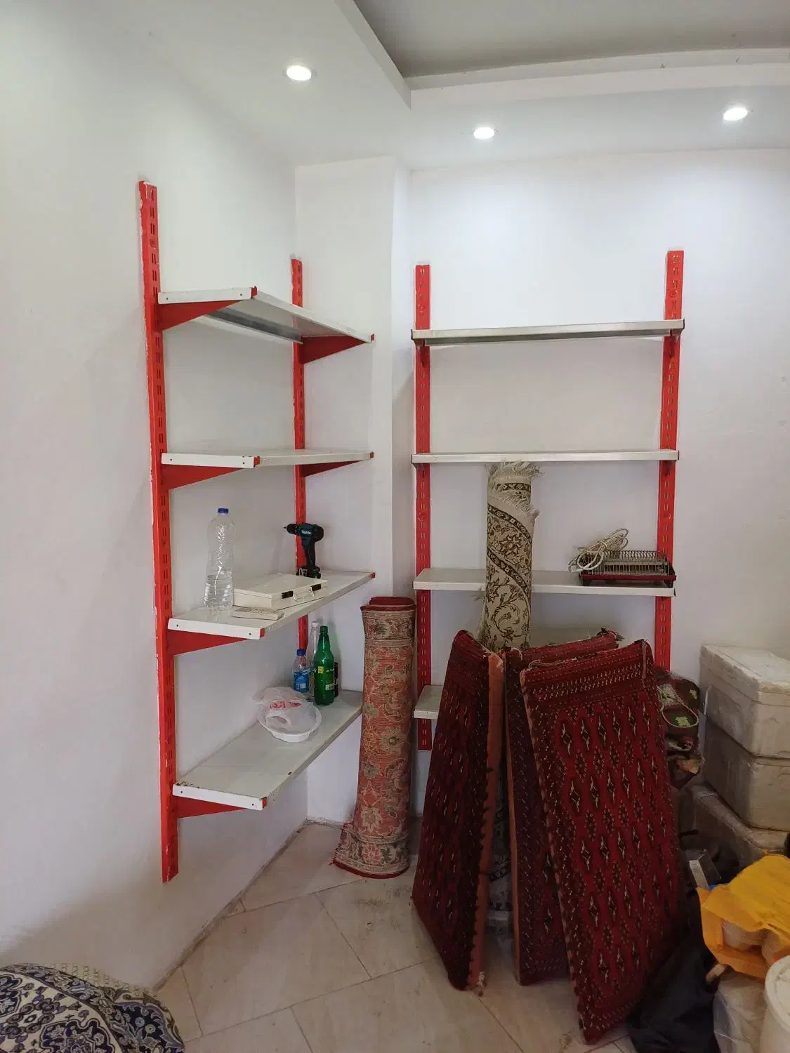 قفسه فلزی|فروشگاه و مغازه|نور, |دیوار