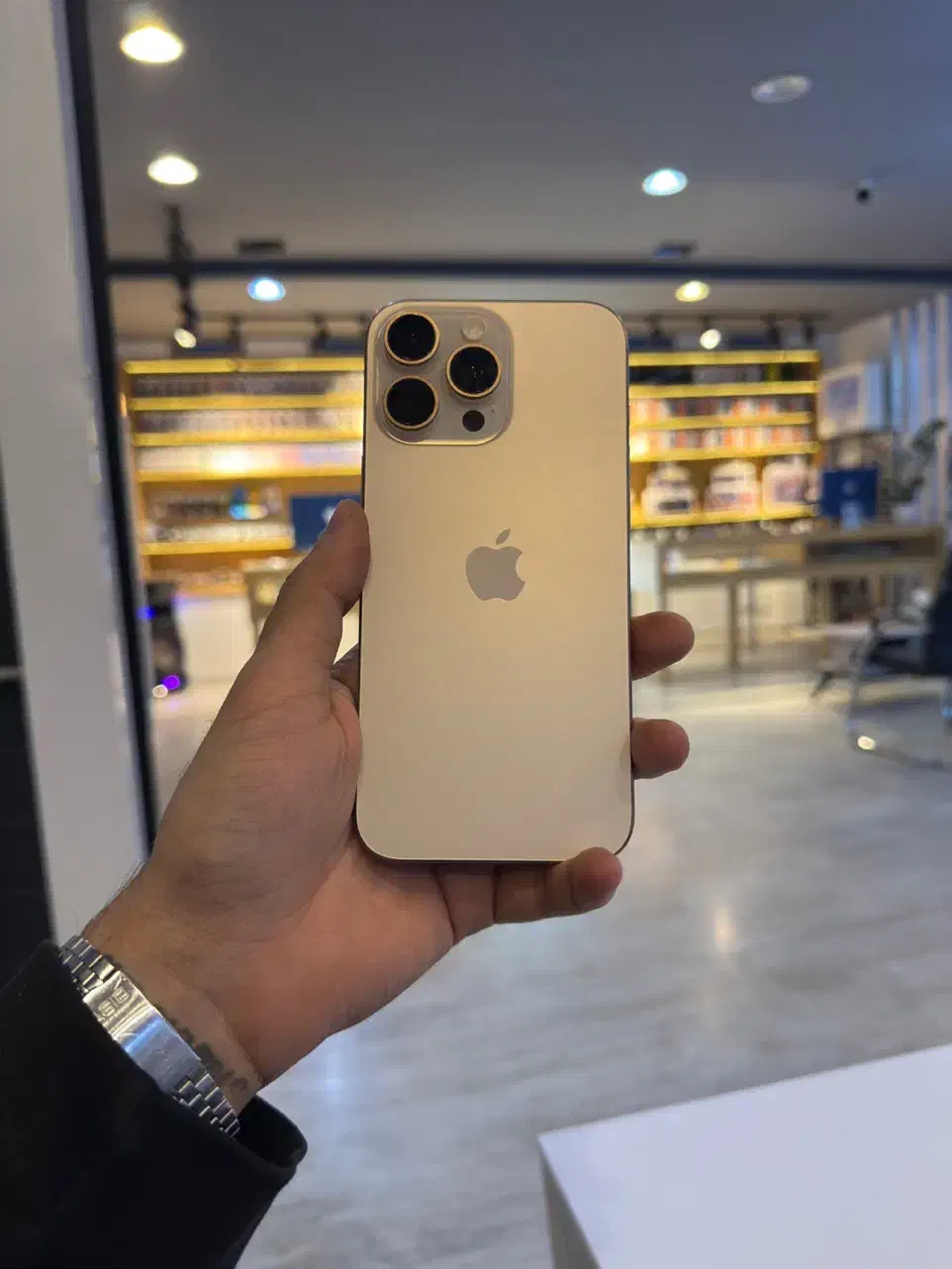 آیفون ۱۶ پرومکس ۲۵۶ گیگ|موبایل|تهران, عباسآباد|دیوار