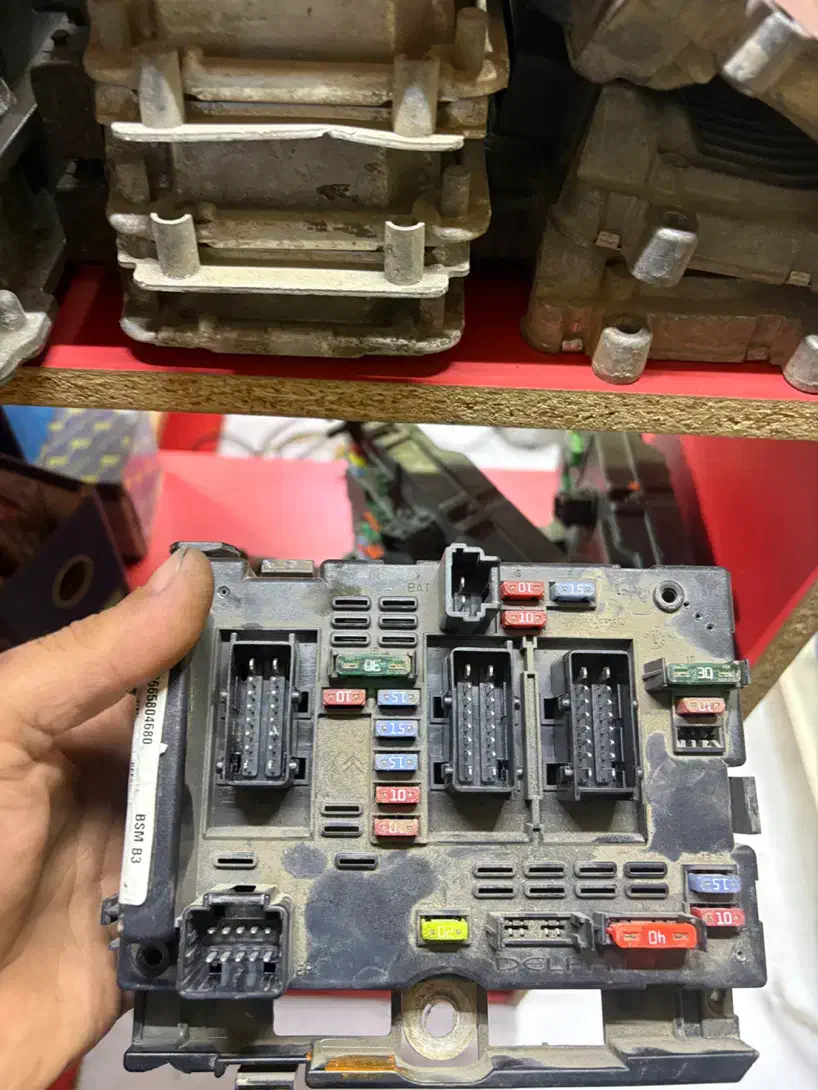 جعبه فیوز۲۰۶ داخل موتورbsm|قطعات یدکی و لوازم جانبی|فردیس, نسترن غربی|دیوار