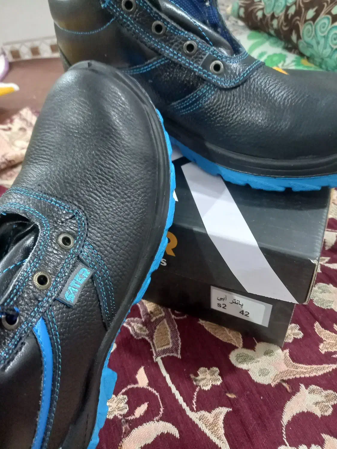 ۲جفت کفش کار|کیف، کفش، کمربند|مشهد, رده|دیوار