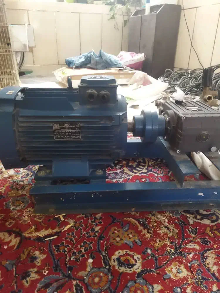 فروش پمپ ۲۰۰بار ایتالیایی اصل|ماشین‌آلات صنعتی|داراب, |دیوار