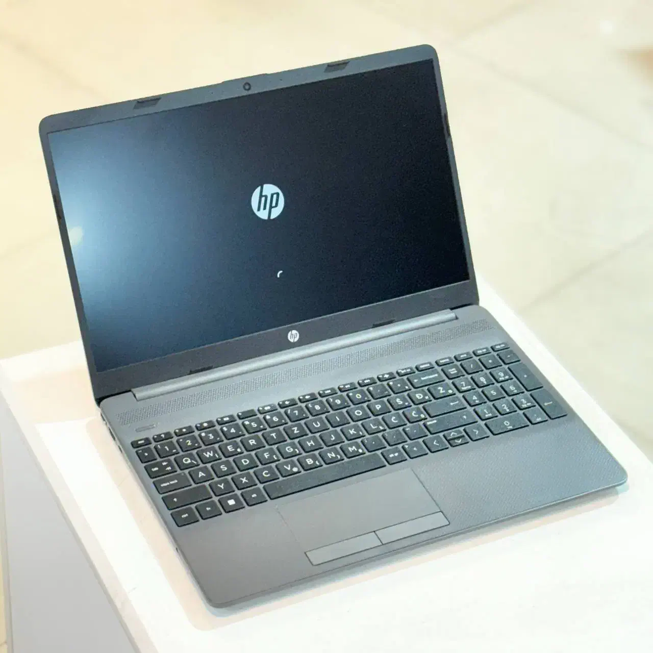 لپتاپ HP 255 G9 پردازنده Ryzen 3 گرافیک 2گیگ|رایانه همراه|شیراز, ملاصدرا|دیوار