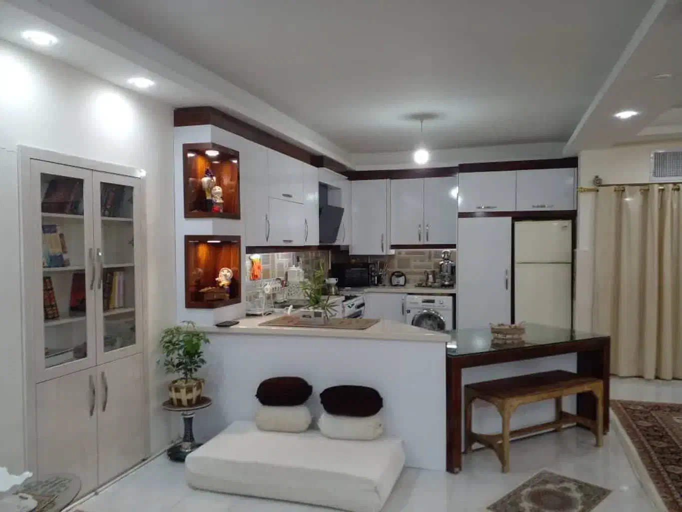 سوئیت نقلی خ امام رضا(ع)|اجارهٔ کوتاهمدت آپارتمان و سوئیت|مشهد, بالا خیابان|دیوار