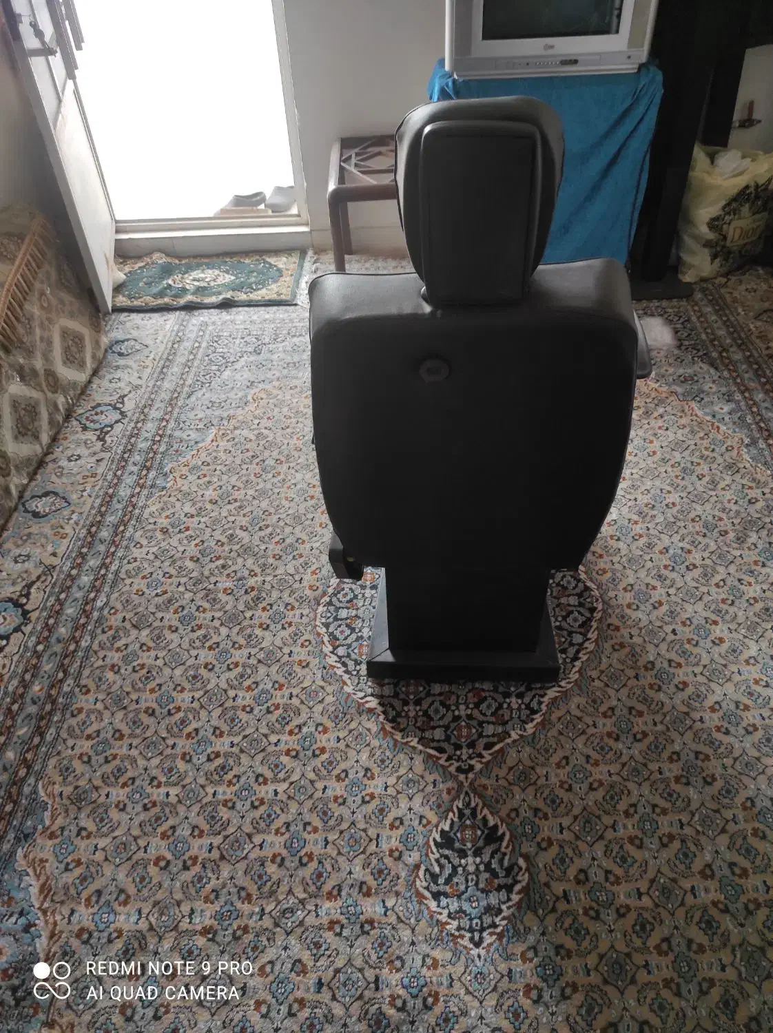 صندلی اصلاح|آرایشگاه و سالن‌های زیبایی|قرچک, حسنک|دیوار