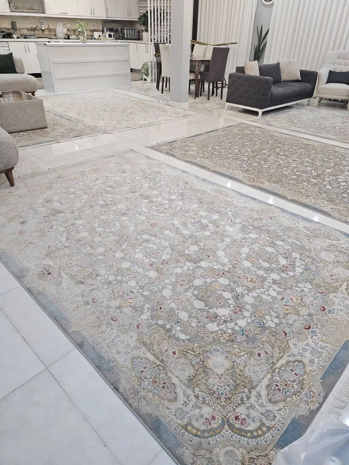 فرش ماشینی ۲در ۳ اطلس نقرهای برجسته|فرش|مشهد, جانباز|دیوار