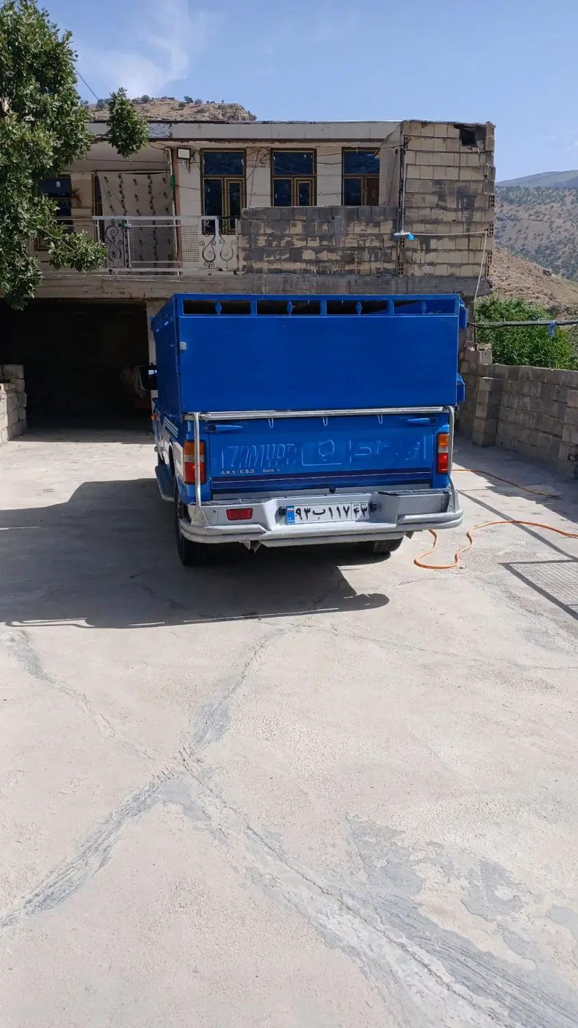نیسان|خودرو سواری و وانت|اصفهان, نقش جهان|دیوار
