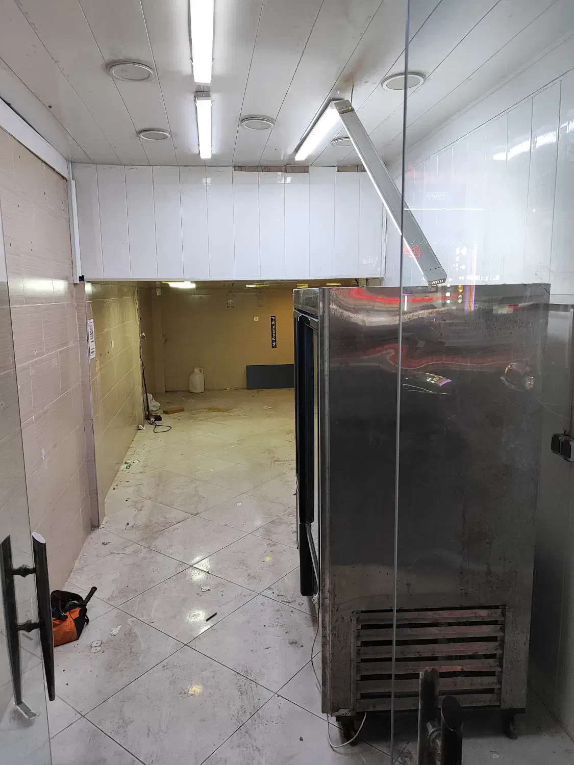 ۴۰ متر کف + ۲۰ متر نیم طبقه|اجارهٔ مغازه و غرفه|بندرعباس, |دیوار