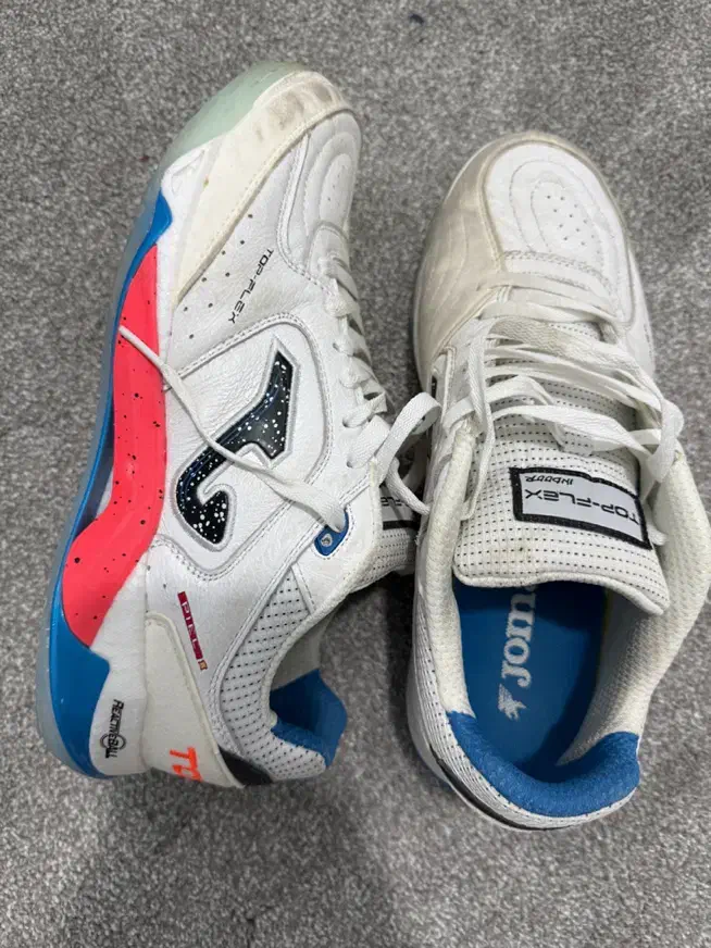 کفش فوتسالی جوما|کیف، کفش، کمربند|صدرا-فارس, فاز ۱|دیوار