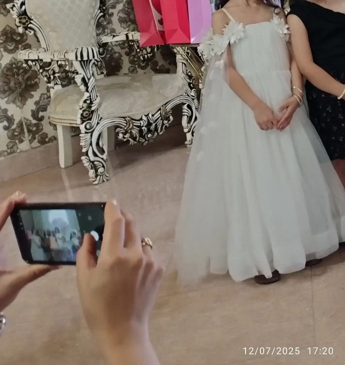 لباس عروس|کفش و لباس بچه|فردیس, شهرک هفده شهریور|دیوار