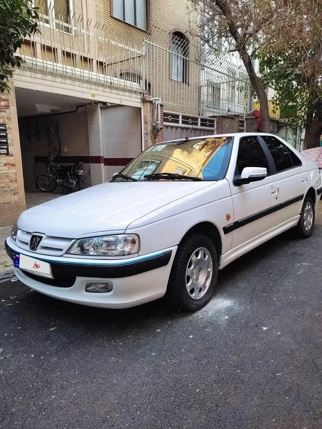 پژو پارس مدل ۹۸ سفید|خودرو سواری و وانت|تهران, هاشمآباد|دیوار