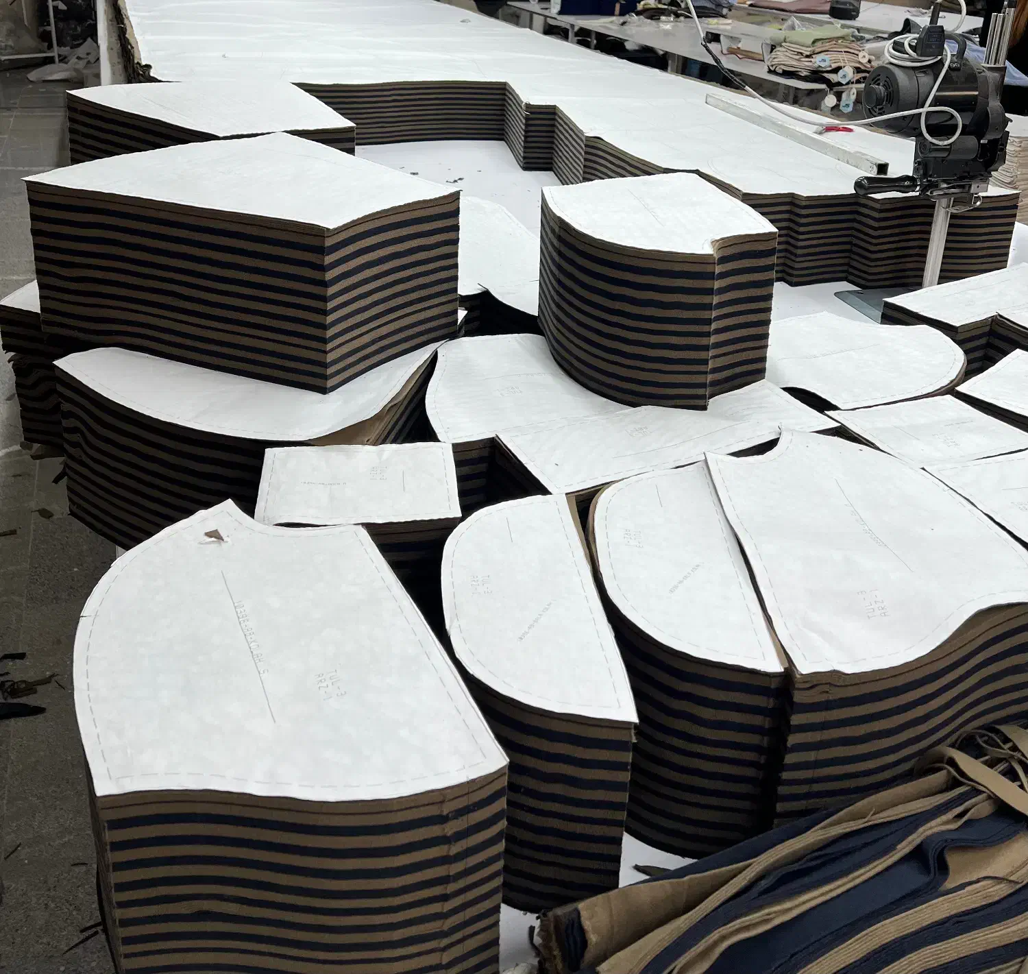 زیگزال دوز و خیاط ماهر|استخدام صنعتی، فنی، مهندسی|قدس, شهر‌قدس|دیوار