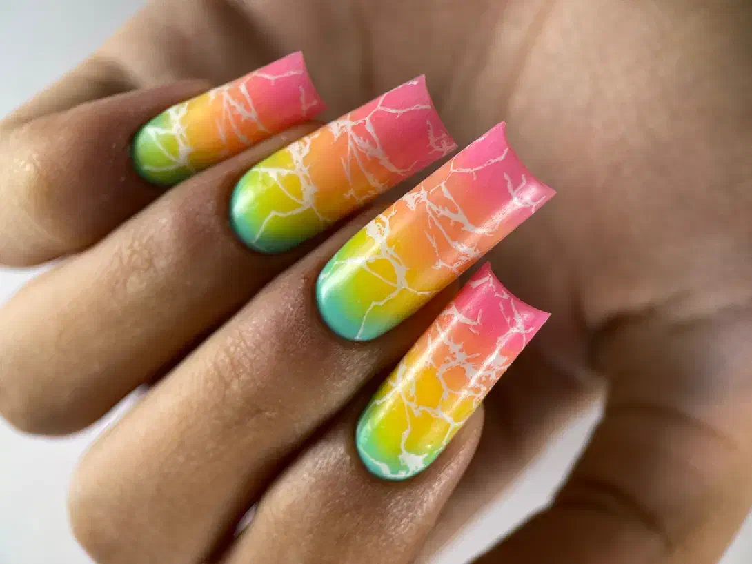 کاشت ناخن|خدمات آرایشگری و زیبایی|رشت, رشتیان|دیوار