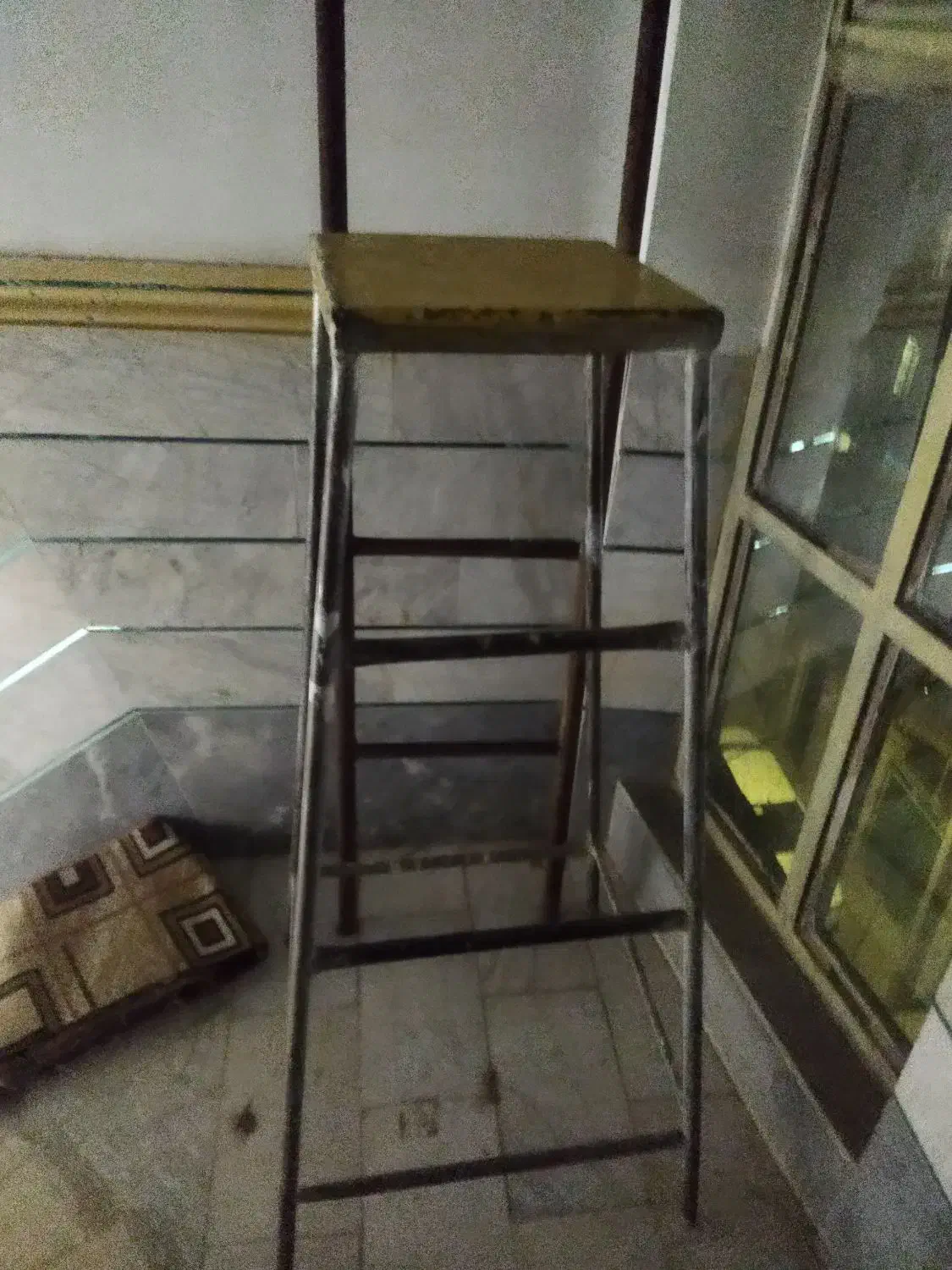 نردبان چهارپایه|ابزارآلات|تهران, شهرک گلها|دیوار