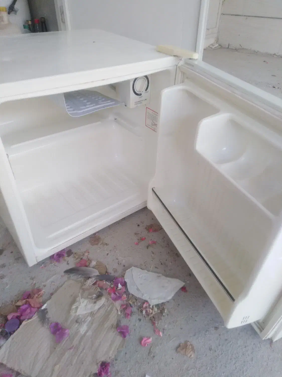 مینی یخچال بدون موتور  فقط بدنه سالم|یخچال و فریزر|جهرم, |دیوار