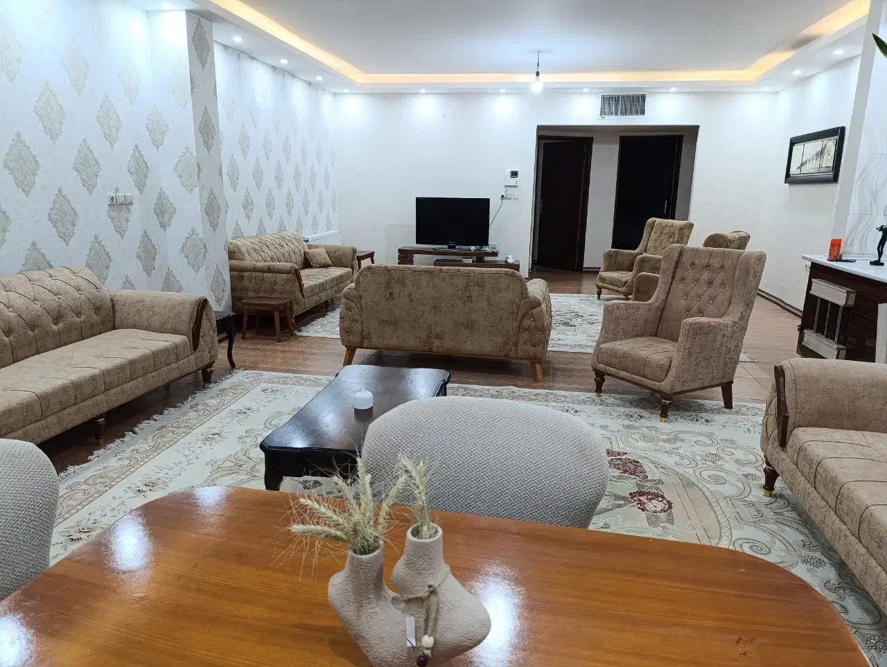 مبله vip|اجارهٔ کوتاهمدت آپارتمان و سوئیت|شاهینشهر, شهرک ردانی پور|دیوار