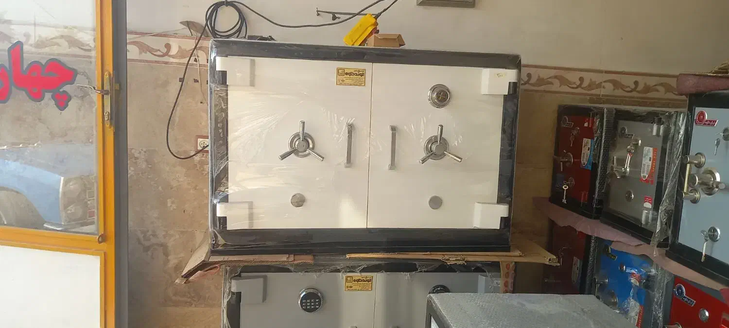 گاوصندوق زیرویترینی مکانیکی و دیجیتال|ابزارآلات|ملایر, |دیوار