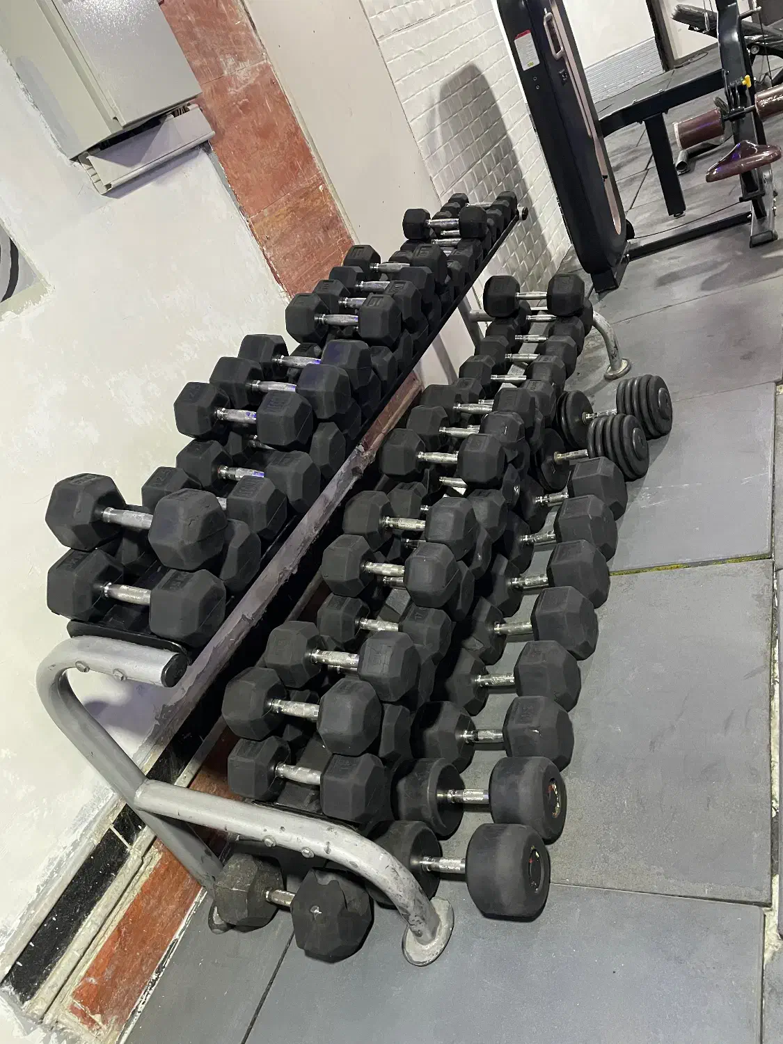 فروش یک تن و صد و بیست کیلو دمبل بدنسازی|تجهیزات ورزشی|هشتگرد, هشتگرد قدیم|دیوار