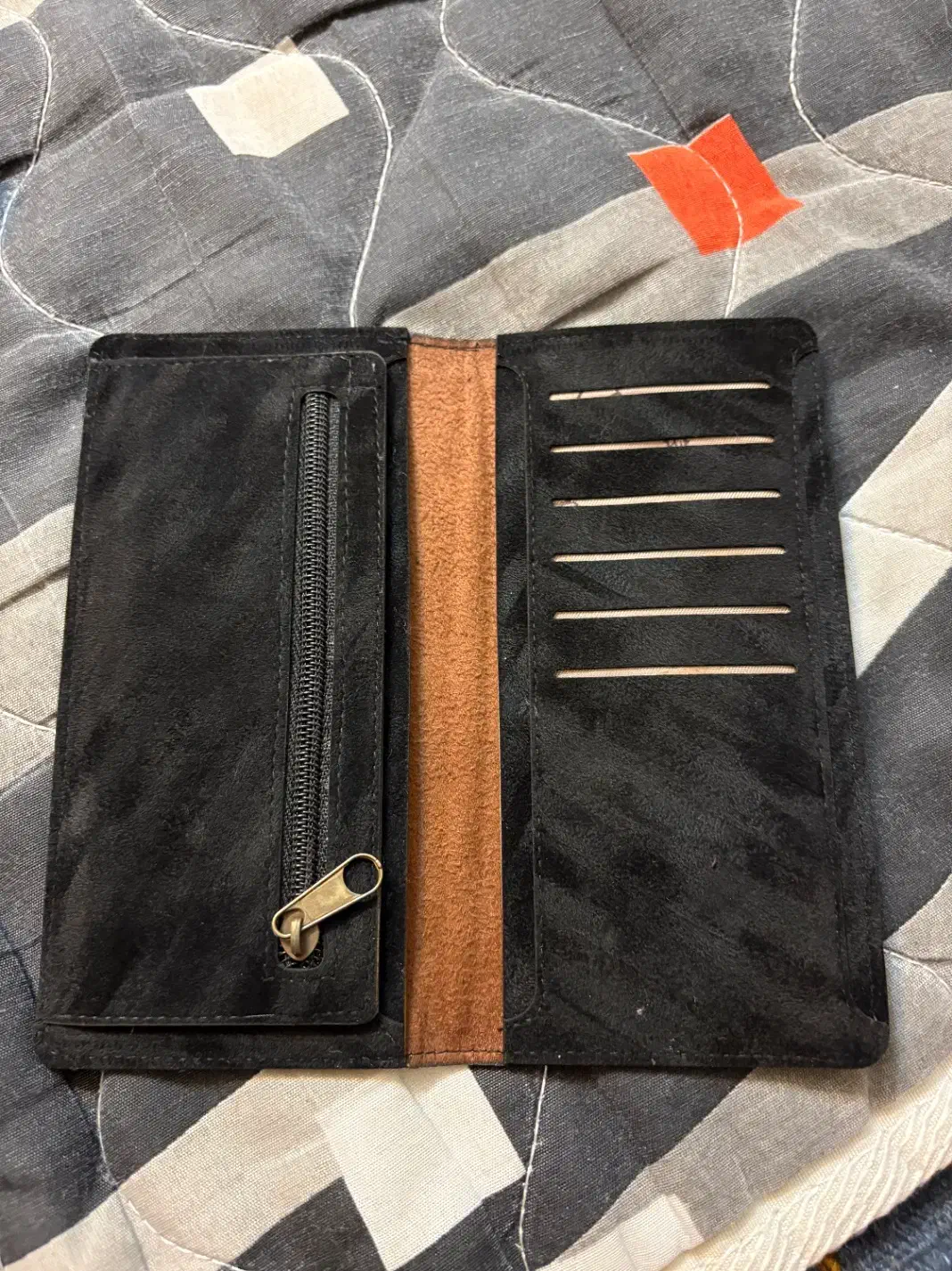 کیف پول همراه به جعبه|کیف، کفش، کمربند|اصفهان, باغ زرشک|دیوار