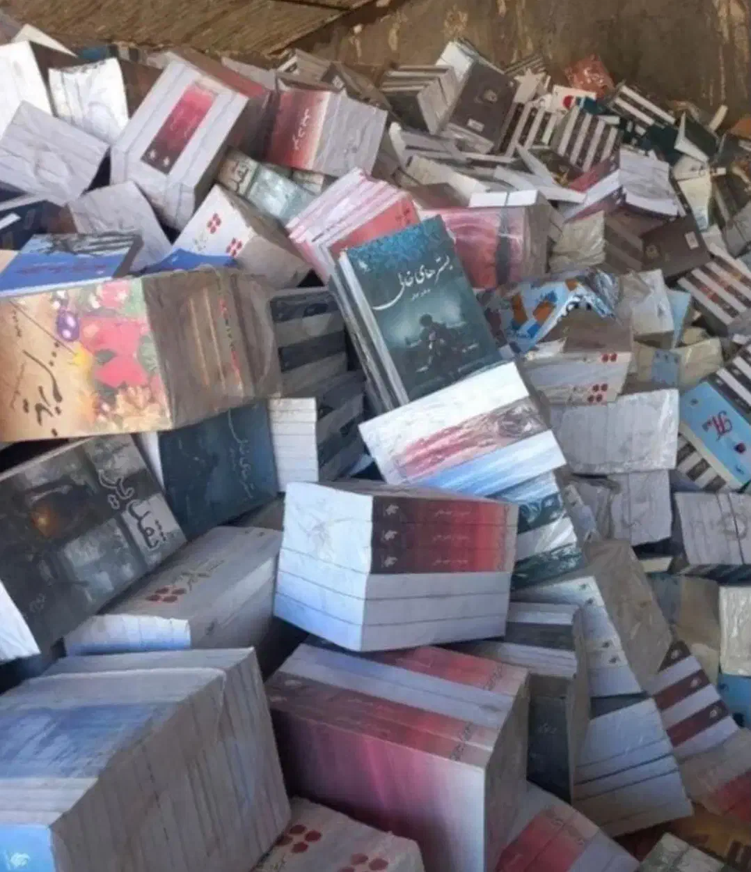 خرید کتاب  درب منزل|عمده‌فروشی|کیاشهر, |دیوار