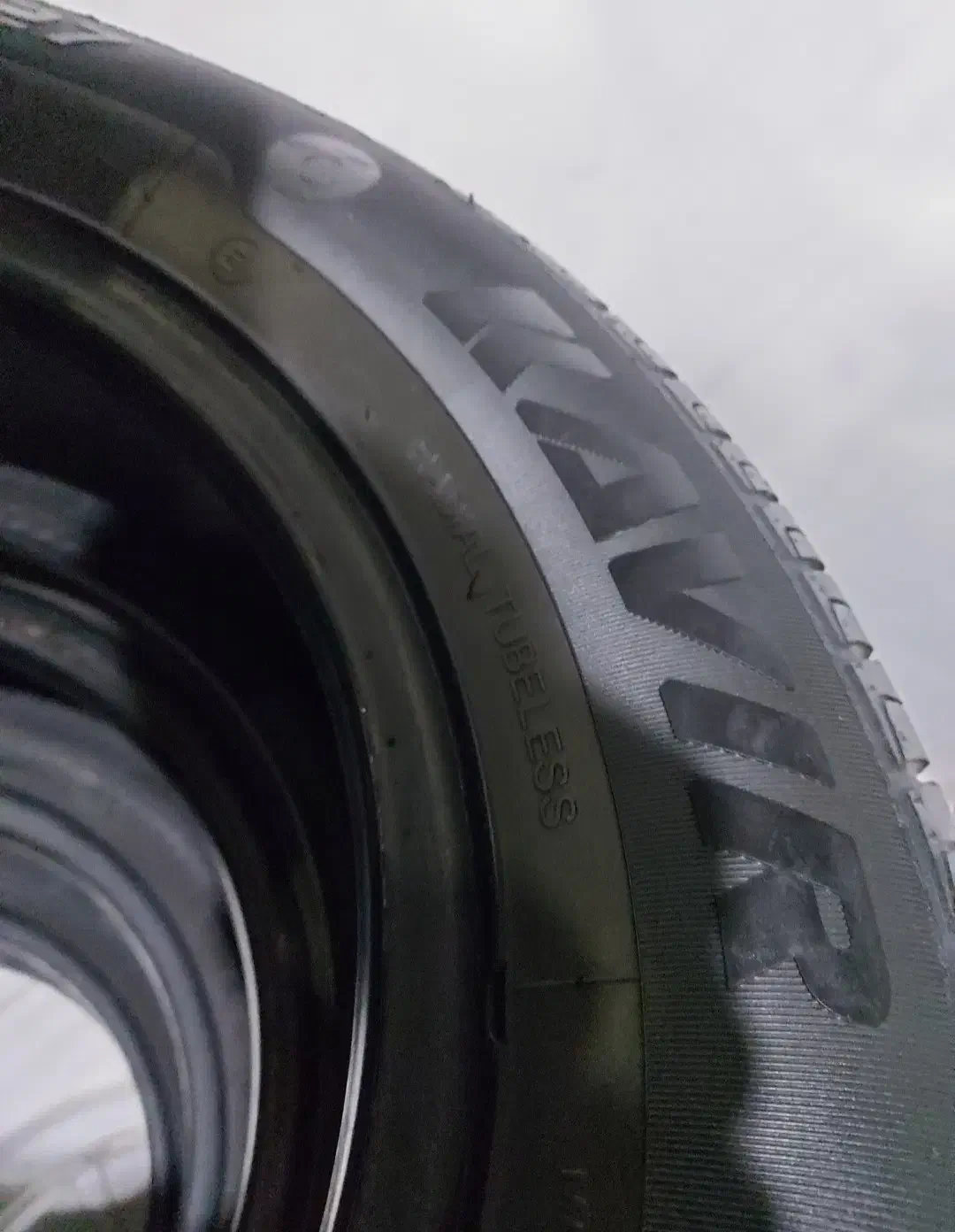 لاستیک کویر تایر کاملا سالم ۸۰ درصد درجه یک|قطعات یدکی و لوازم جانبی|صومعه‌سرا, |دیوار