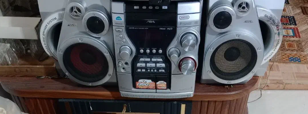 یک عدد ظبتت سونی ویک عدد ظبت ایوا.|سیستم صوتی خانگی|رشت, ولکس|دیوار