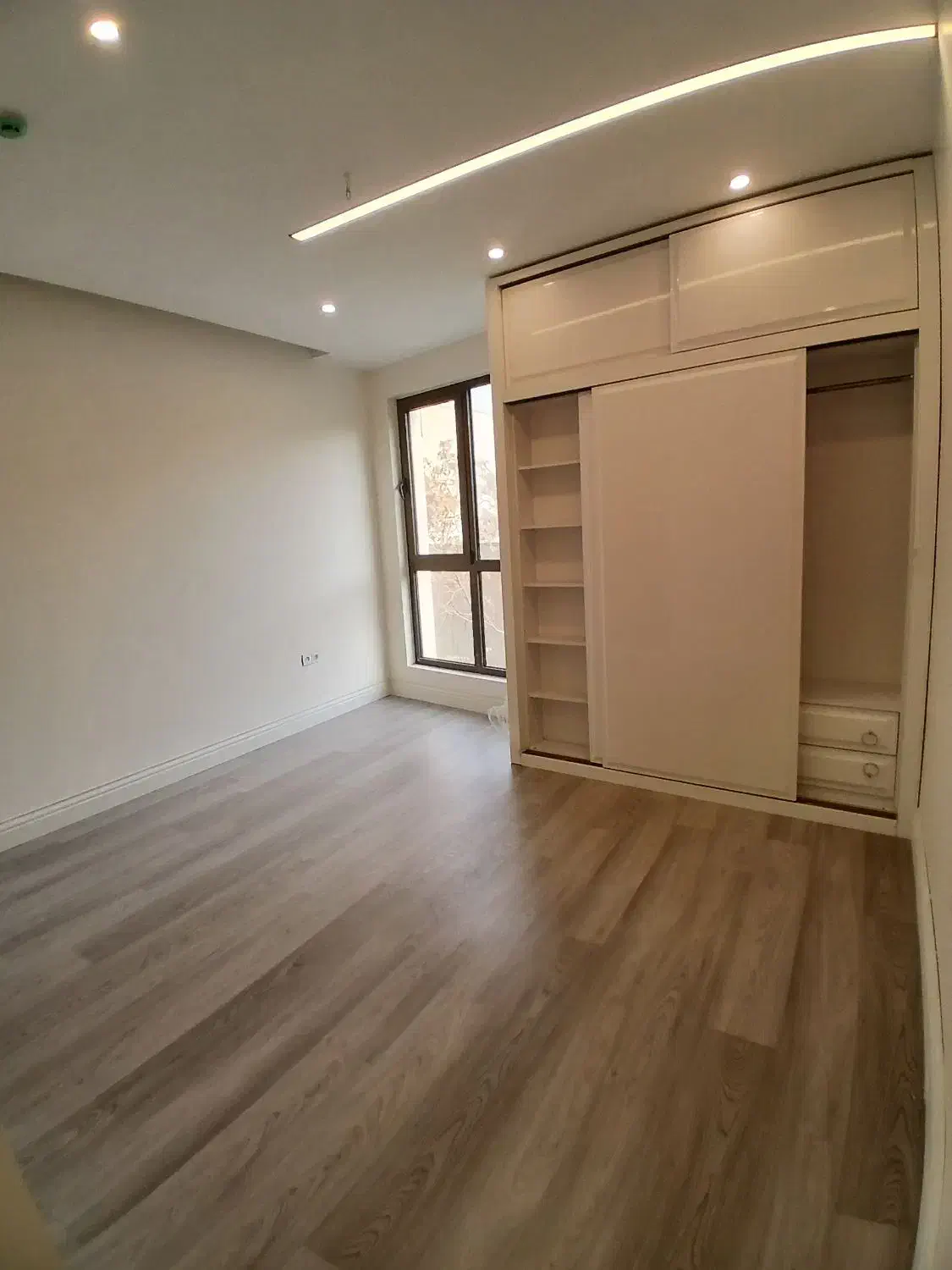 زعفرانیه ۲۴۰متر ۳خواب