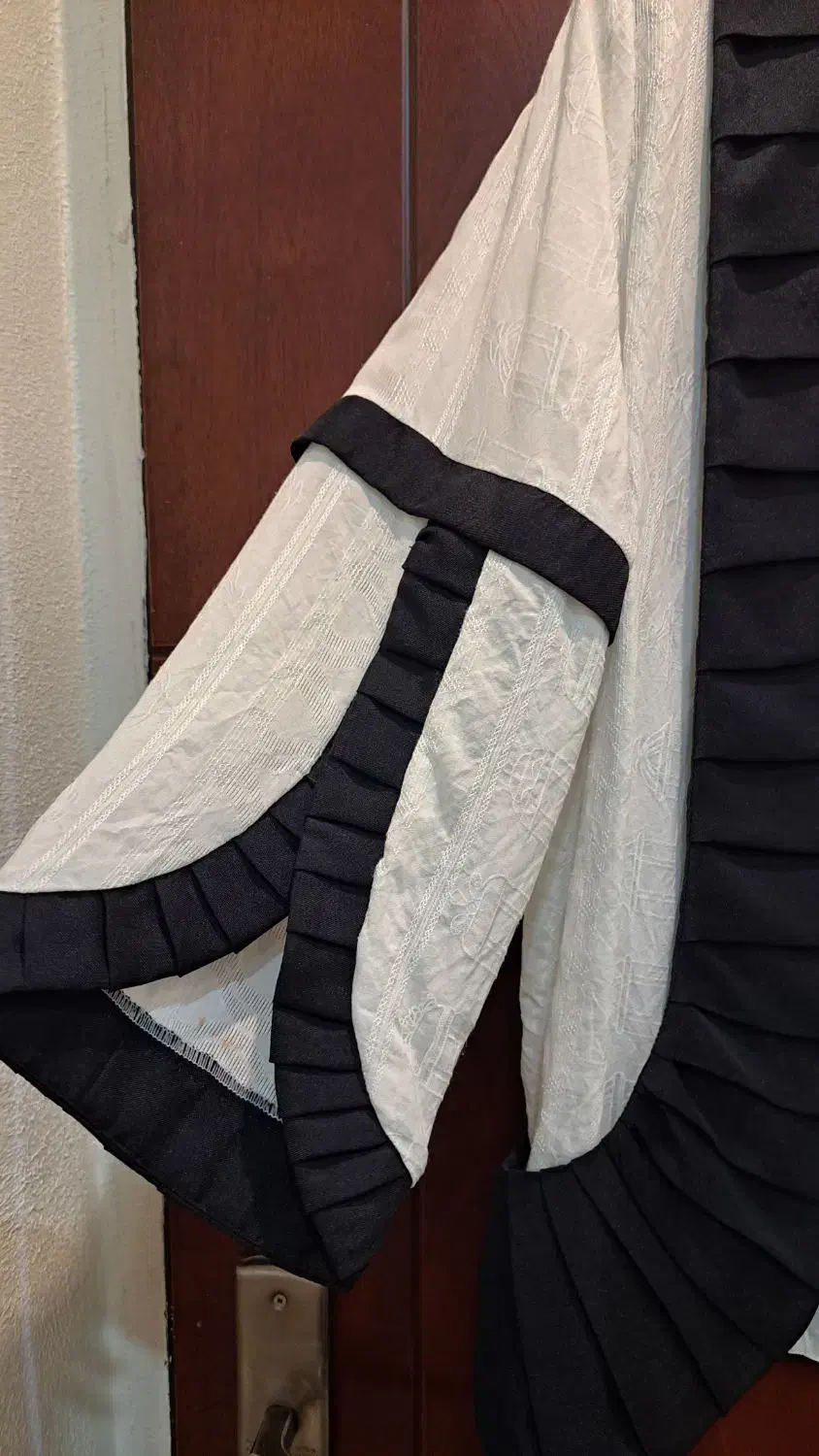 مانتو|لباس|شاهین‌شهر, فردوسی|دیوار