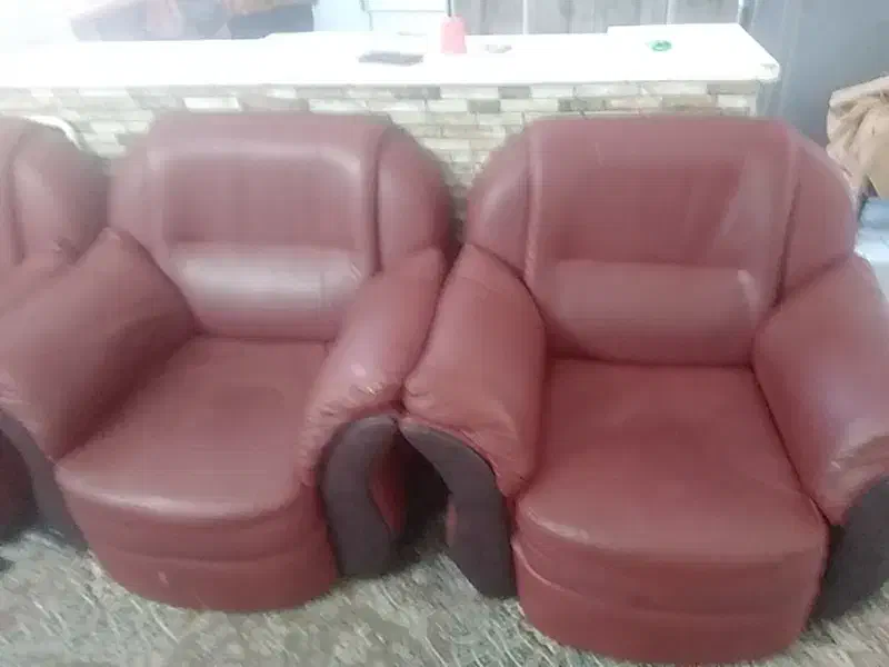 مبل ۵ نفره چرم|مبلمان خانگی و میز عسلی|قم, پردیسان|دیوار