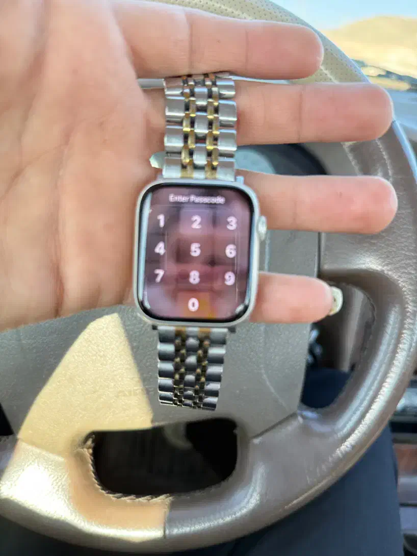 Apple wah s8|ساعت|بیرجند, |دیوار