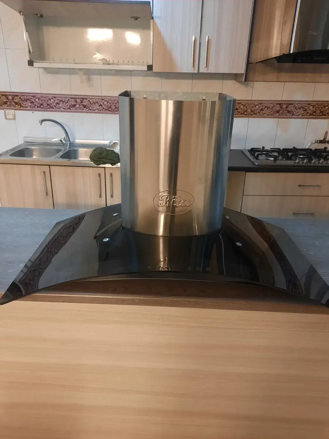 هود بیتا|هود|تهران, نبی اکرم|دیوار