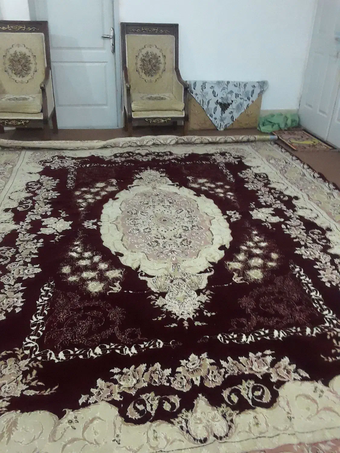 فرش ۱۲ متری کرم زرشکی|فرش|ساری, |دیوار