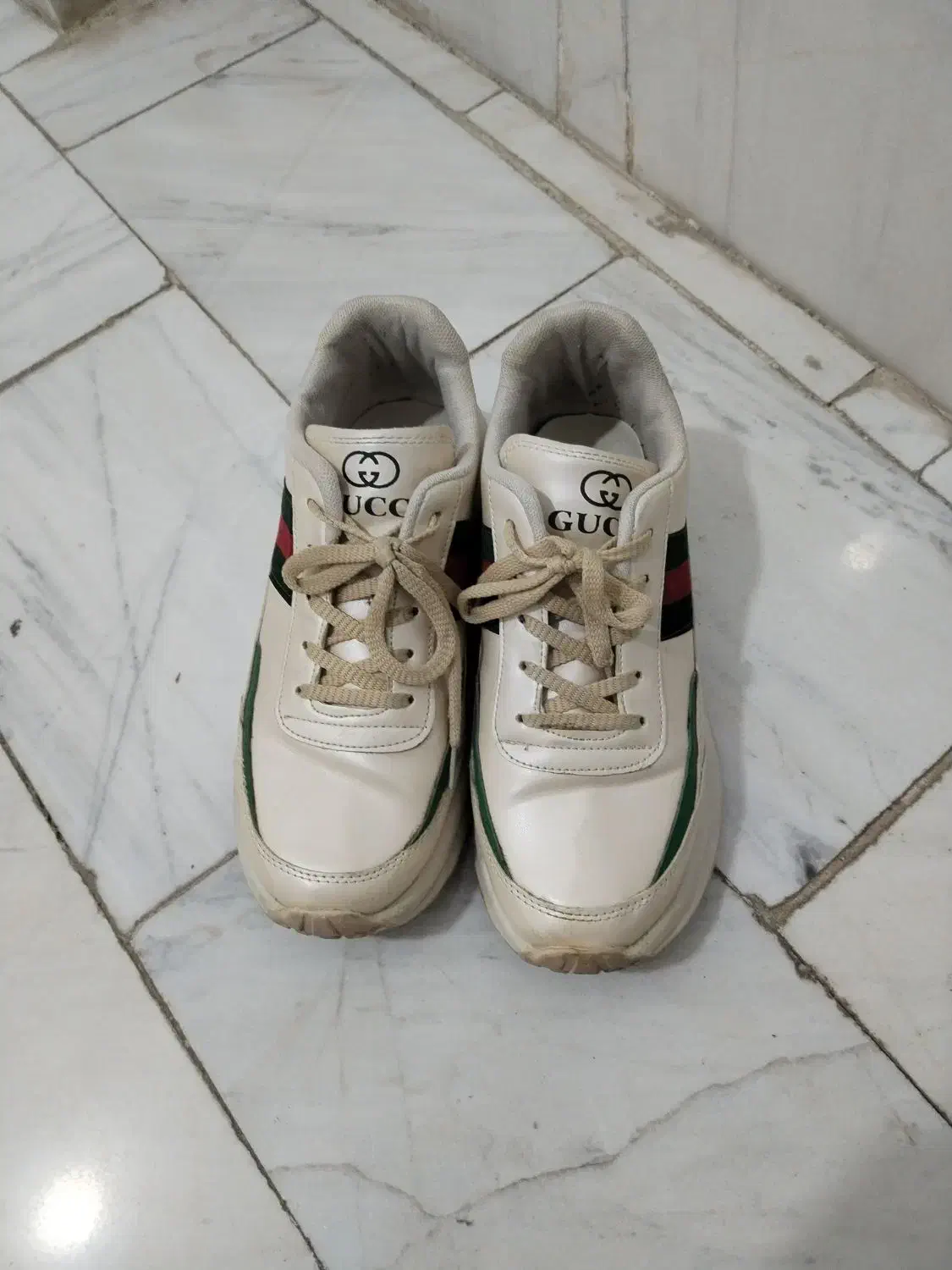 کتونی|کیف، کفش، کمربند|نهاوند, |دیوار