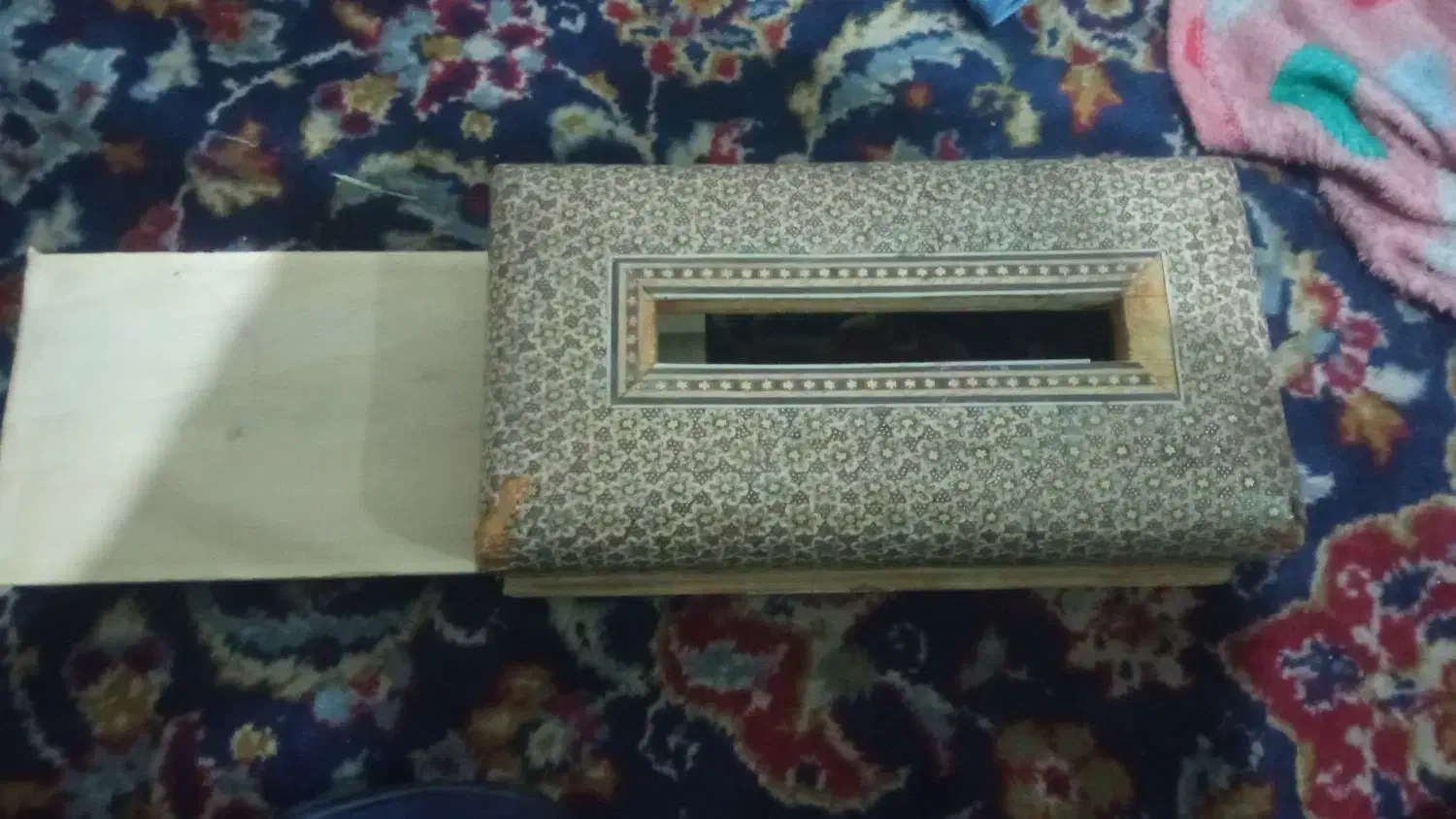 جادستمال کاغذی خاتم مقدارکمی ازخاتم کاریش کنده شده|صنایع دستی و سایر لوازم تزئینی|شیراز, سعدیه شمالی|دیوار