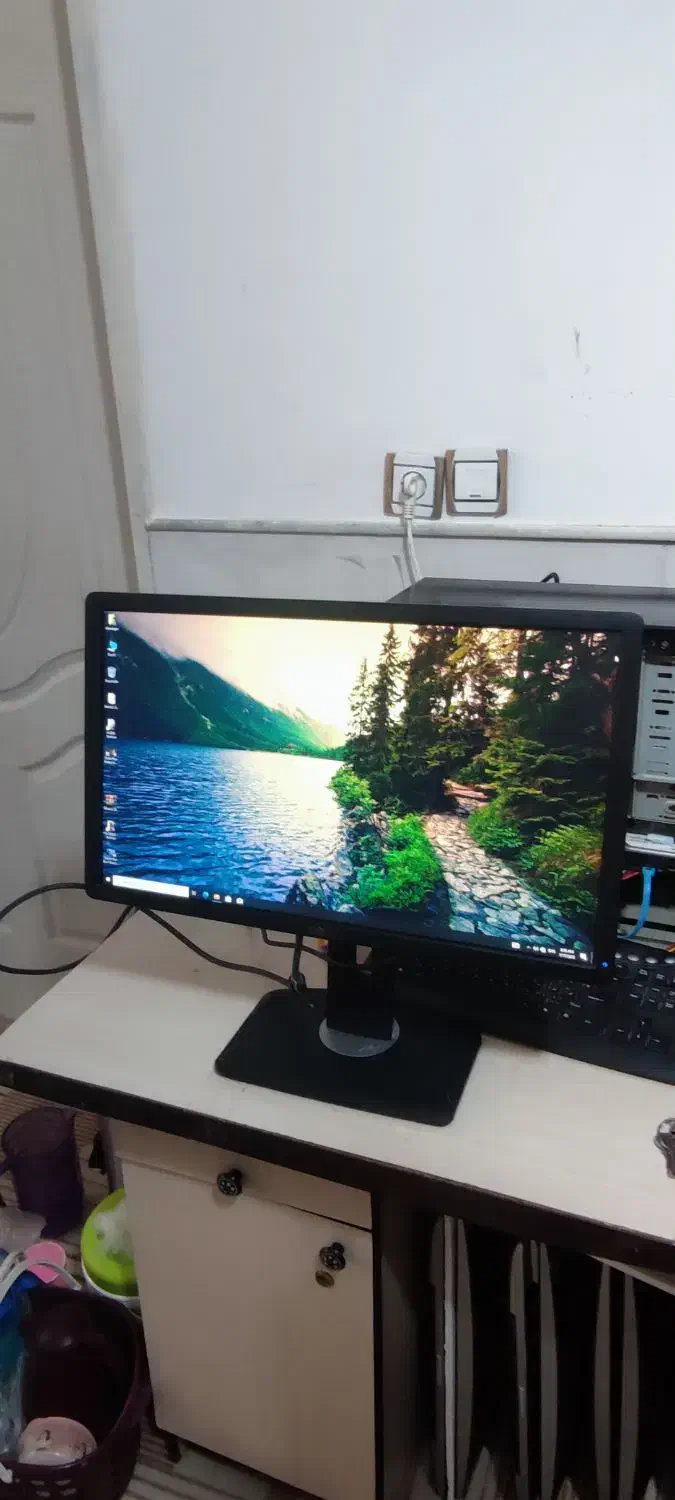 مانیتور دل ۲۴ فوق پیشرفته|قطعات و لوازم جانبی رایانه|قم, زنبیل آباد|دیوار